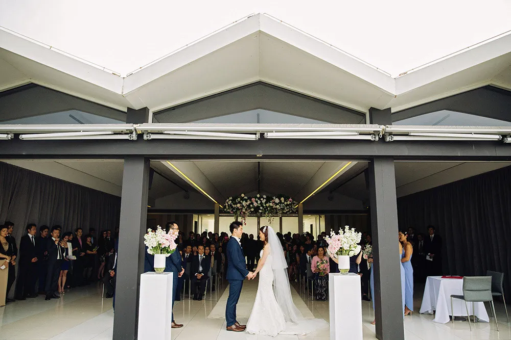 Photo by Alison Mayfield Photography Studio. theweddingnotebook.com 