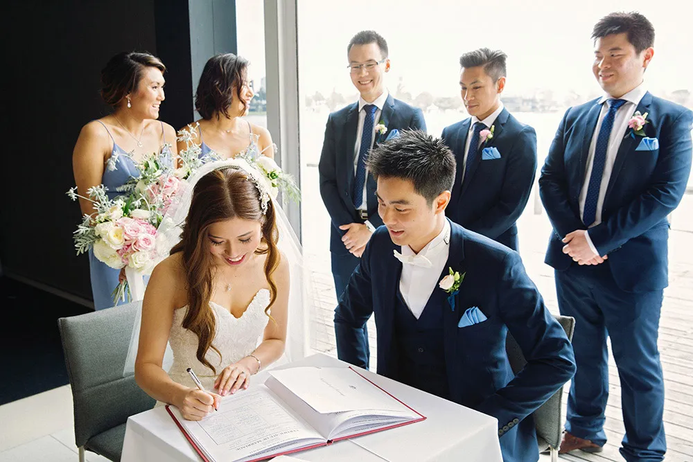 Photo by Alison Mayfield Photography Studio. theweddingnotebook.com 