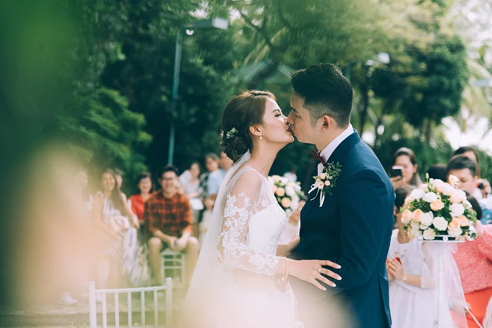 Photo by TK Photography. theweddingnotebook.com