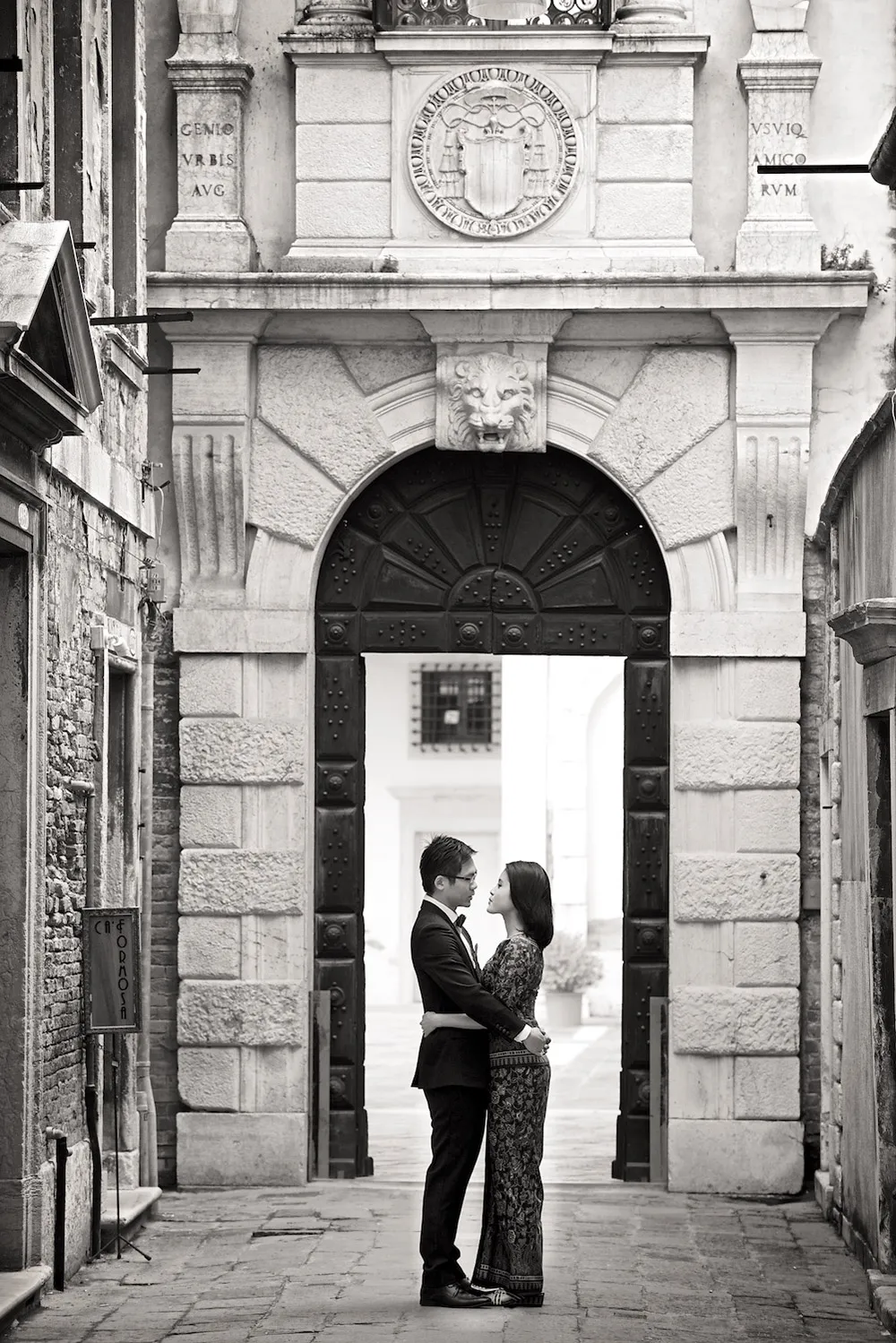 Rossini Photography. theweddingnotebook.com