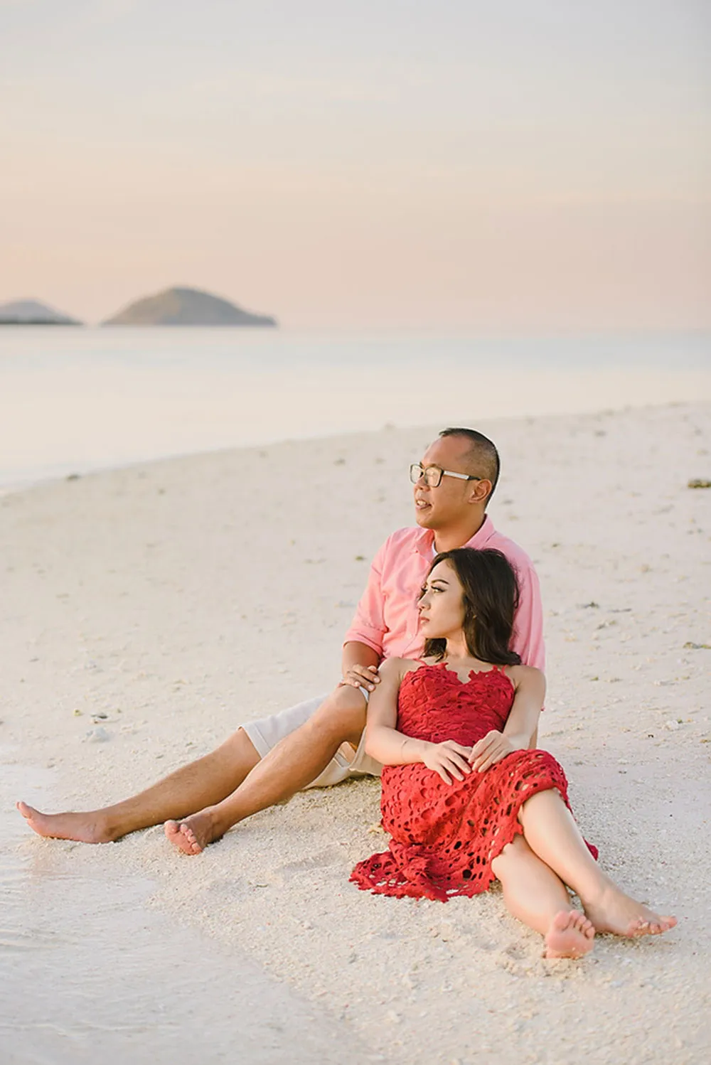 Photo by Gusde Photography. p://theweddingnotebook.com