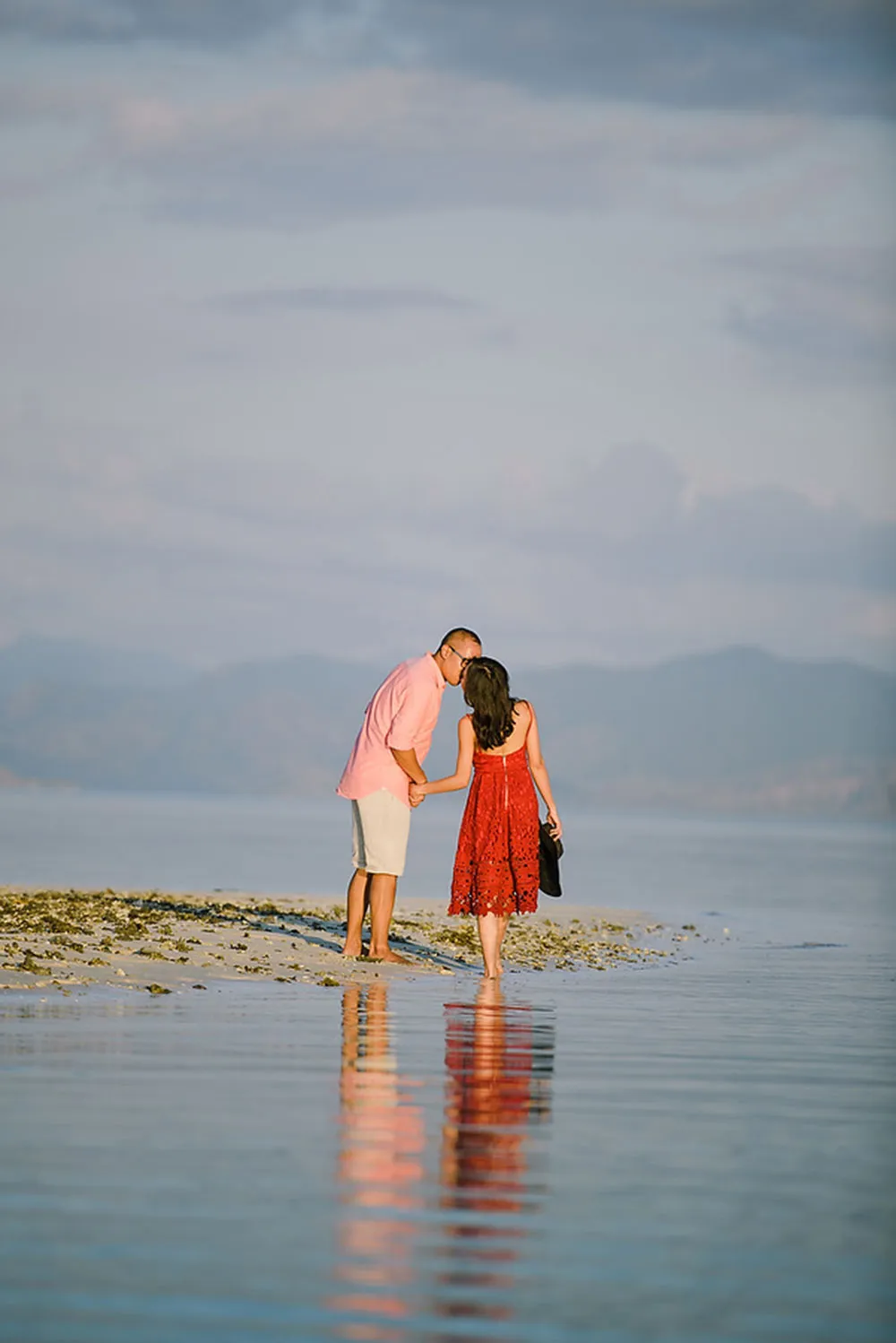 Photo by Gusde Photography. p://theweddingnotebook.com