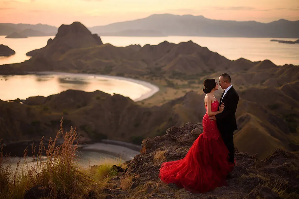Photo by Gusde Photography. p://theweddingnotebook.com