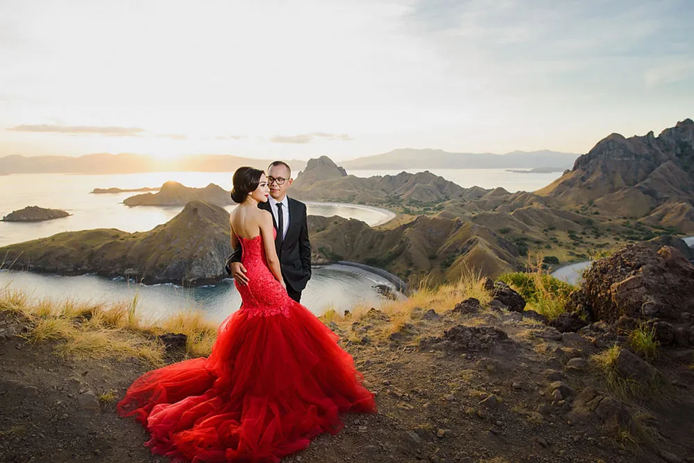 Photo by Gusde Photography. p://theweddingnotebook.com
