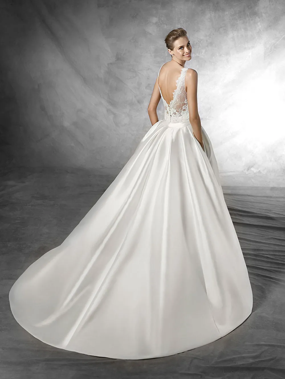 Pronovias 2016 Collection. theweddingnotebook.com