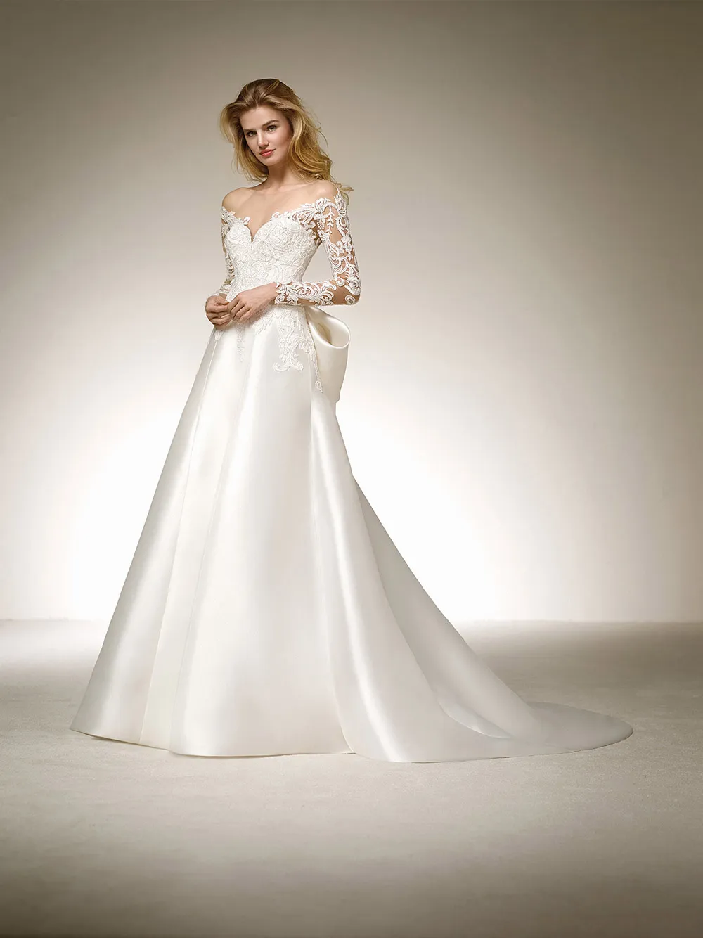 Destiny - Pronovias 2018 Bridal Collection. theweddingnotebook.com