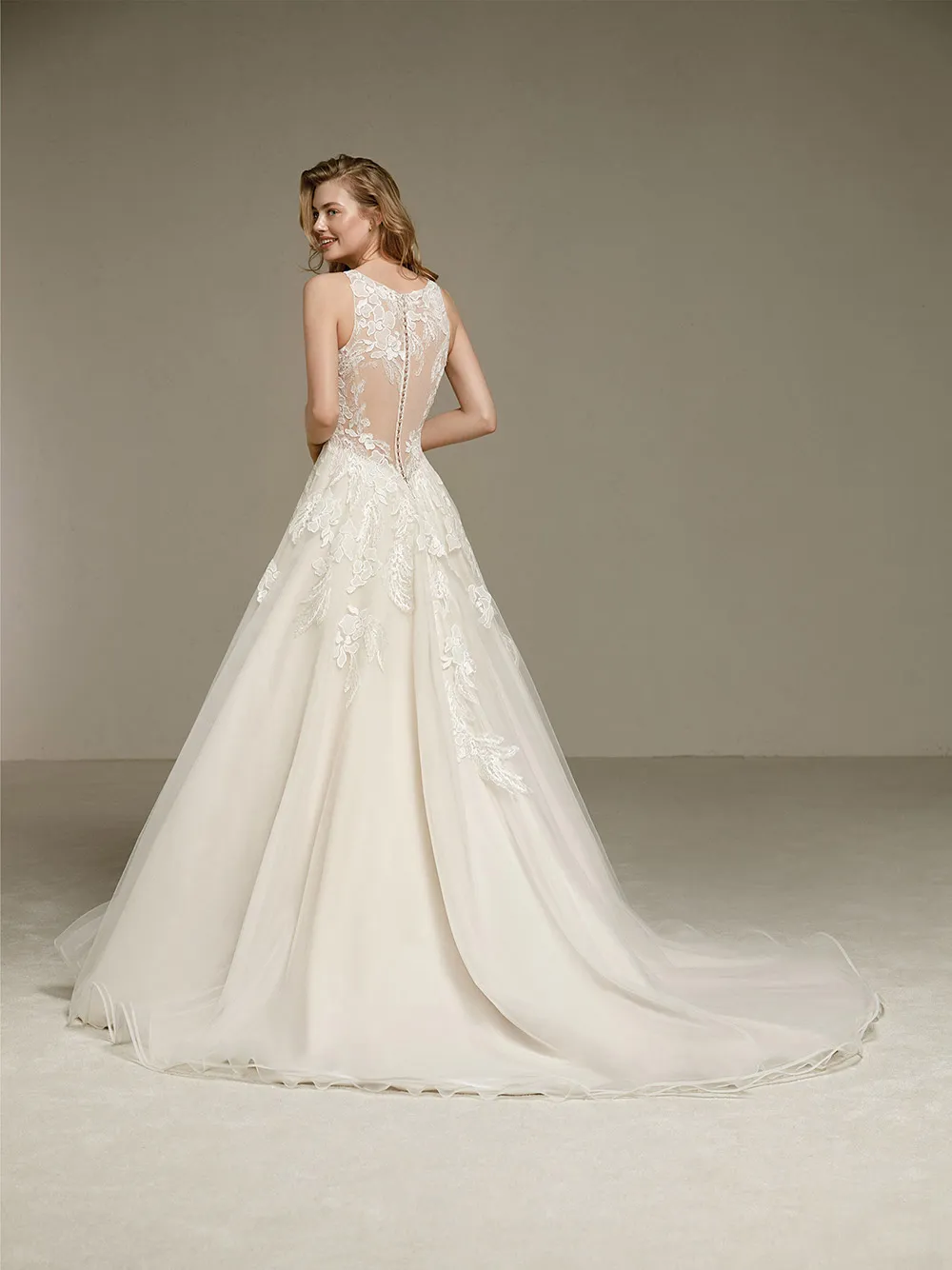 Dola - Pronovias 2018 Bridal Collection. theweddingnotebook.com
