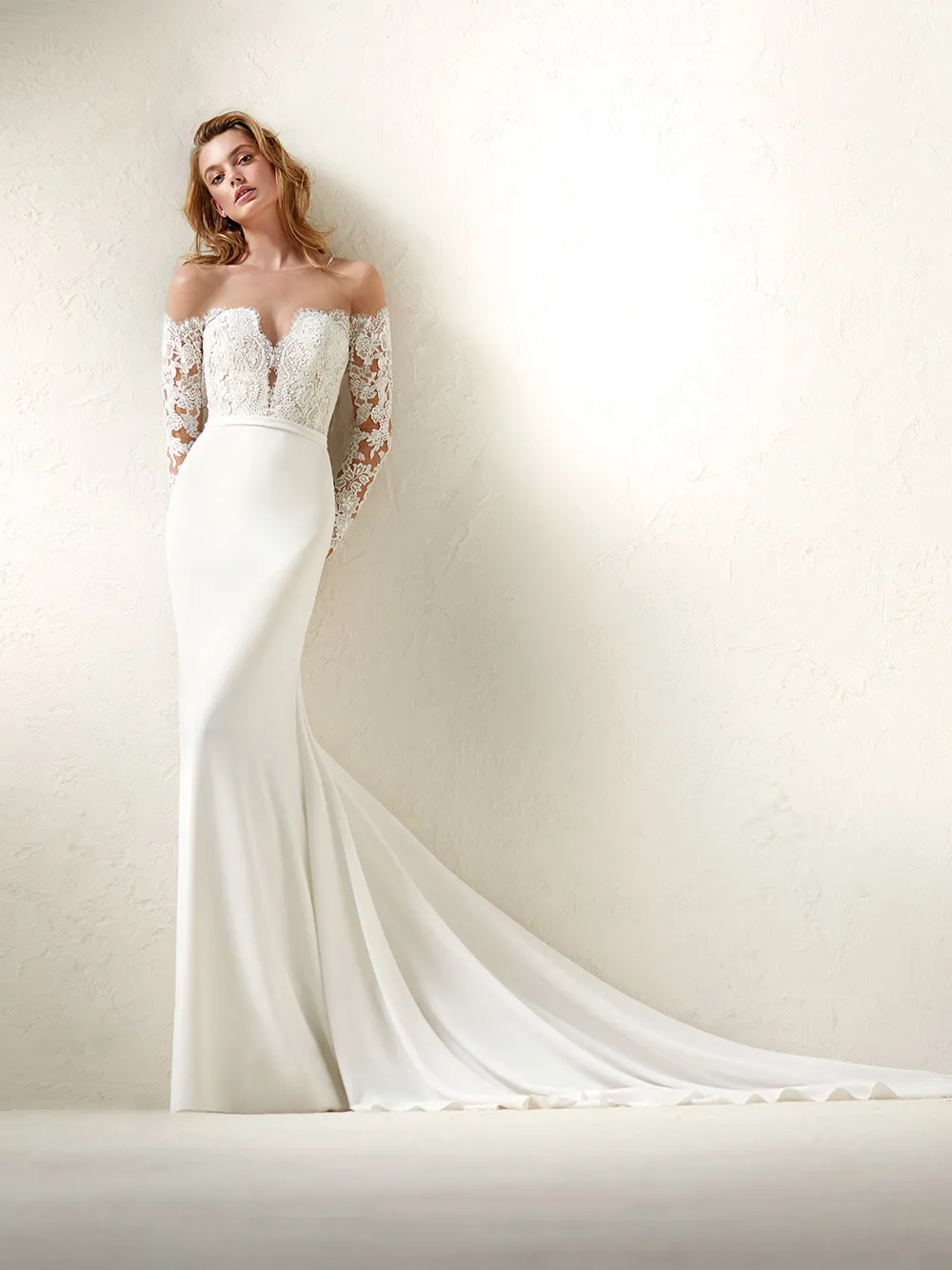 Dracma - Pronovias 2018 Bridal Collection. theweddingnotebook.com