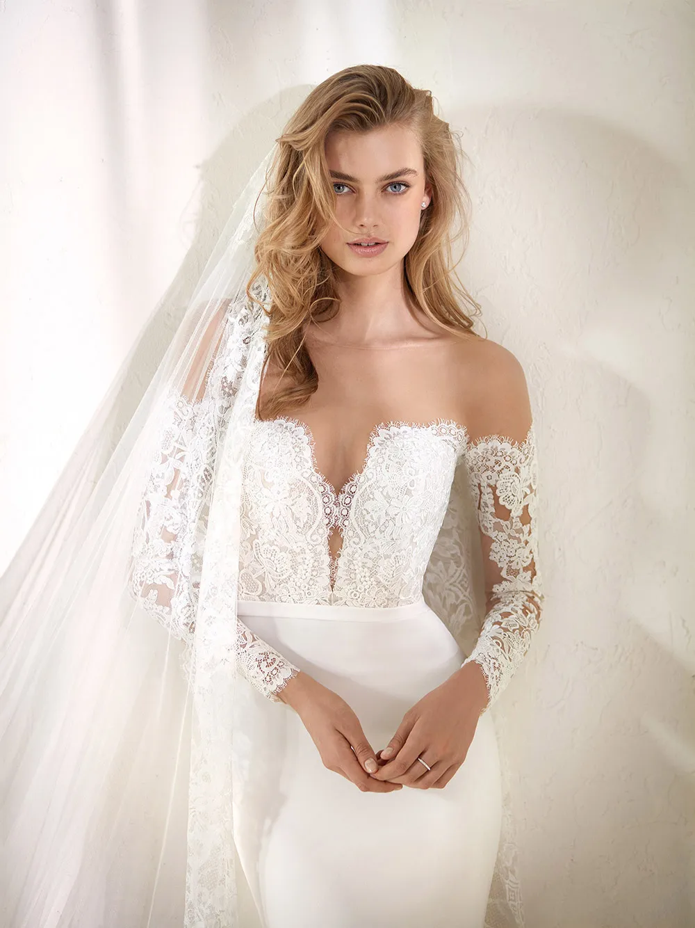 Dracma - Pronovias 2018 Bridal Collection. theweddingnotebook.com