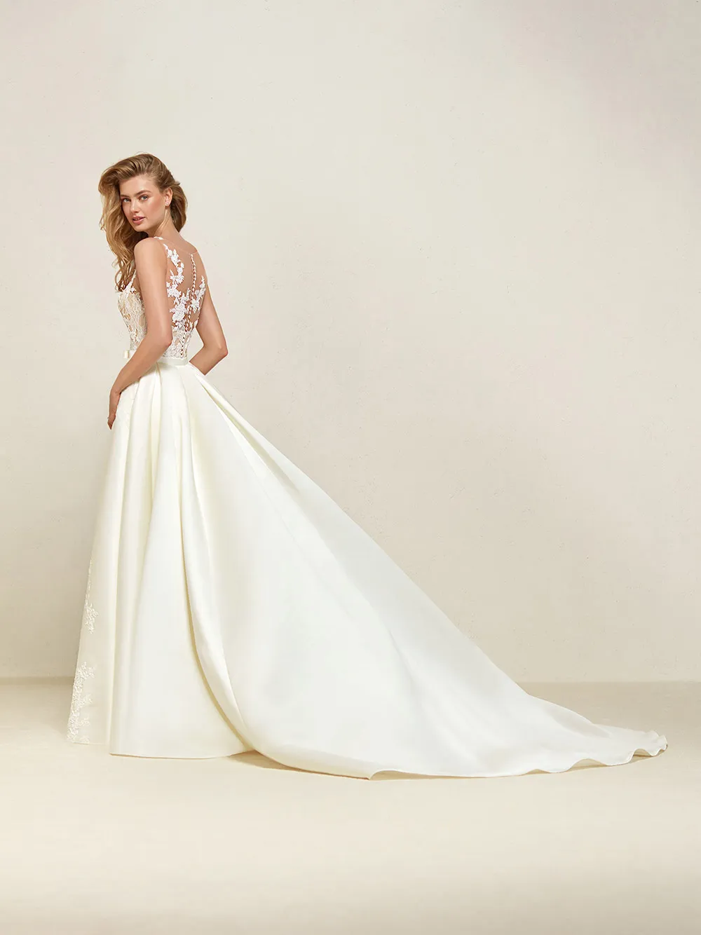 Dranoe - Pronovias 2018 Bridal Collection. theweddingnotebook.com