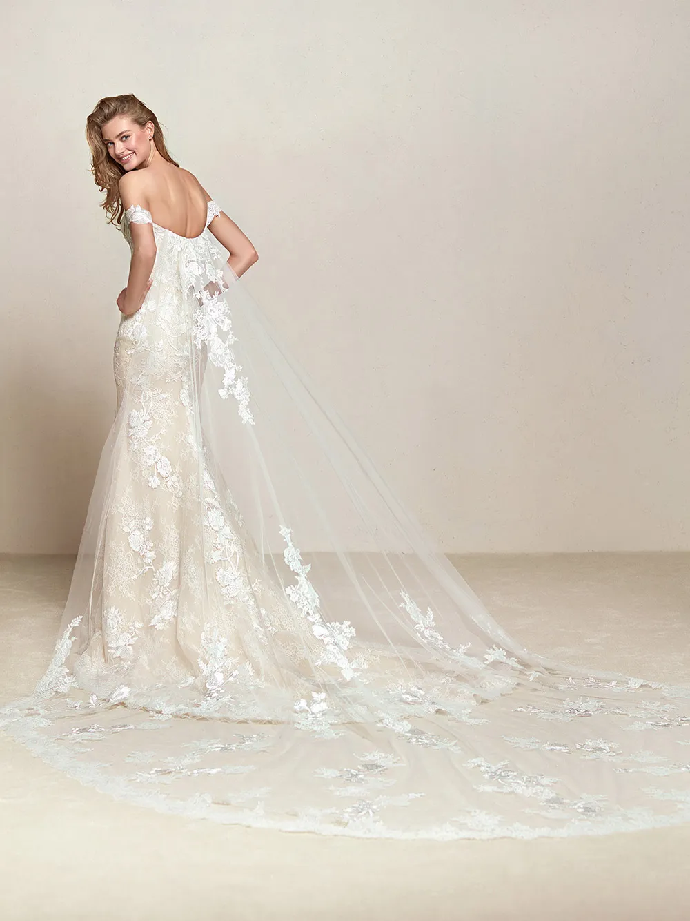 Dria - Pronovias 2018 Bridal Collection. theweddingnotebook.com