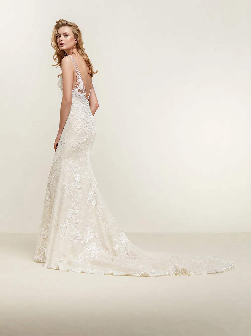 Drift - Pronovias 2018 Bridal Collection. theweddingnotebook.com