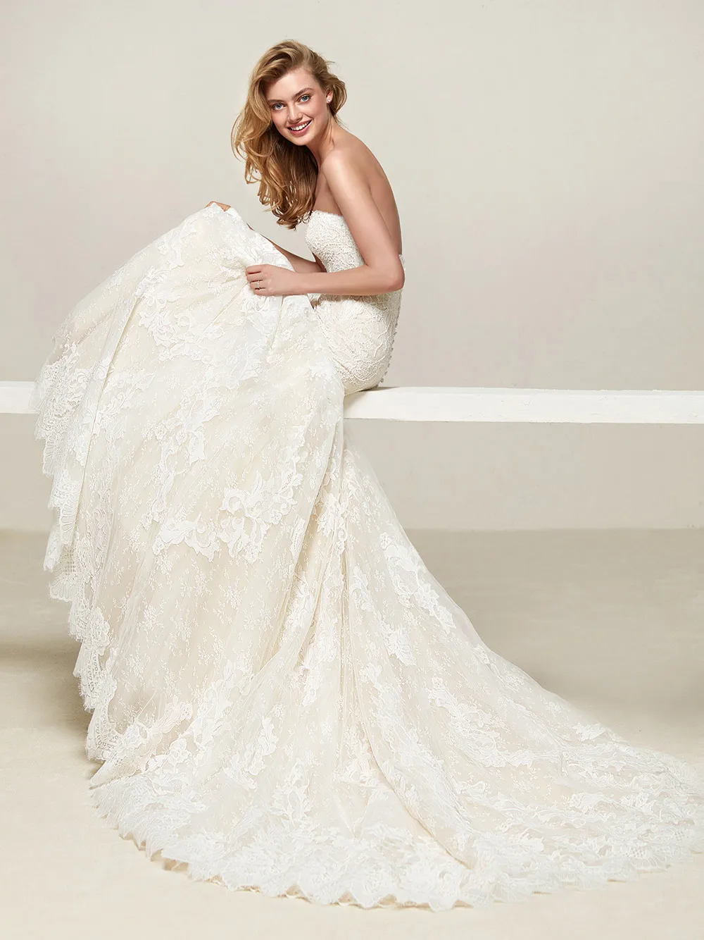 Druida - Pronovias 2018 Bridal Collection. theweddingnotebook.com