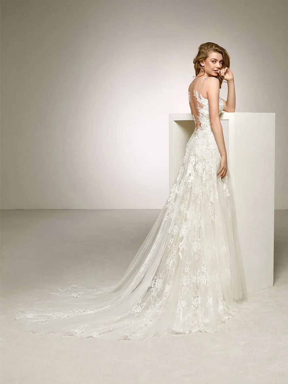 Dalia - Pronovias 2018 Bridal Collection. theweddingnotebook.com