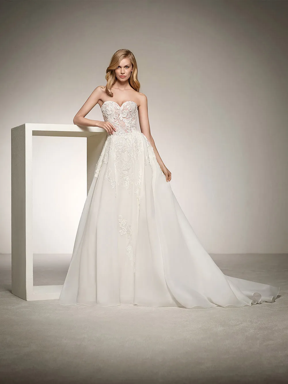Dinara - Pronovias 2018 Bridal Collection. theweddingnotebook.com