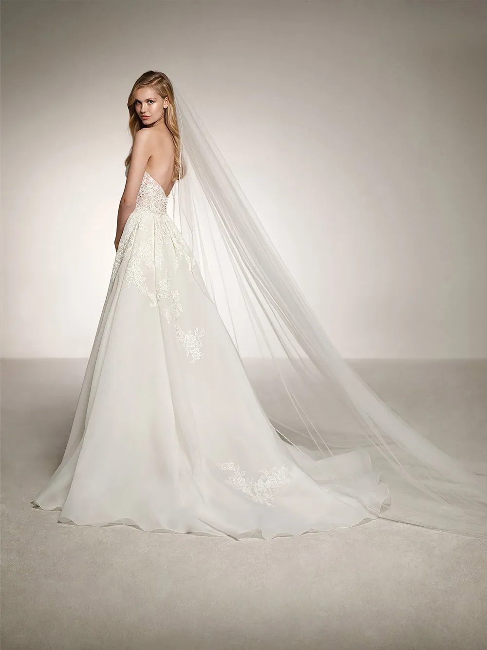 Dinara - Pronovias 2018 Bridal Collection. theweddingnotebook.com