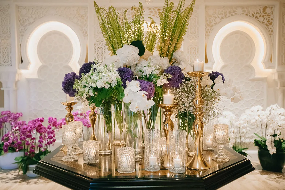 Flowers and Decor by WIshing Tree. theweddingnotebook.com