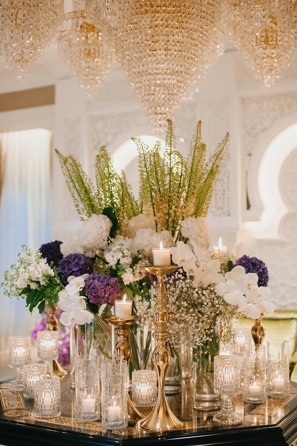 Flowers and Decor by WIshing Tree. theweddingnotebook.com