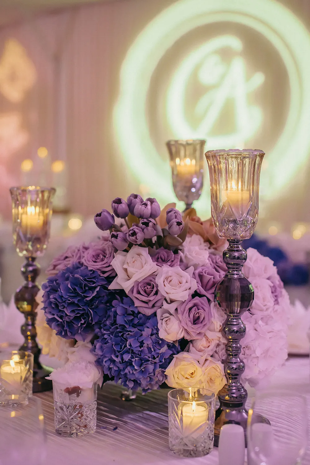 Flowers and Decor by WIshing Tree. theweddingnotebook.com