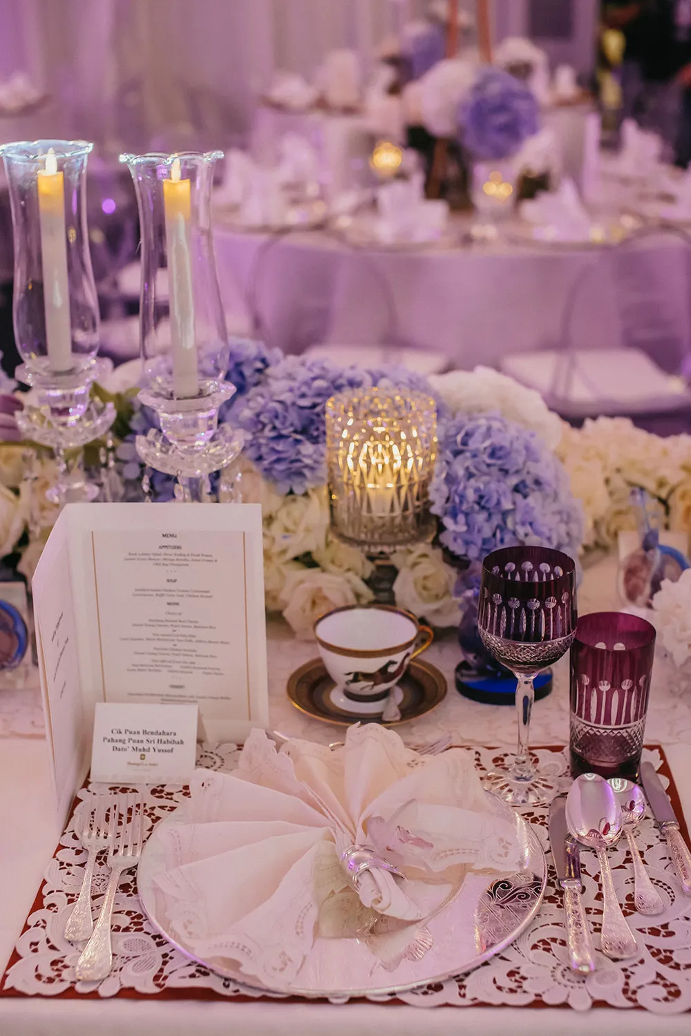 Flowers and Decor by WIshing Tree. theweddingnotebook.com