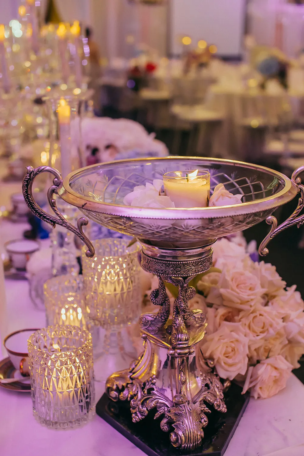 Flowers and Decor by WIshing Tree. theweddingnotebook.com