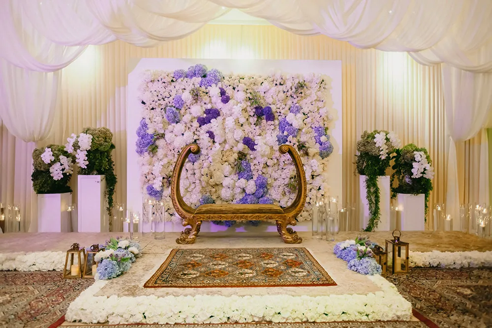 Flowers and Decor by WIshing Tree. theweddingnotebook.com