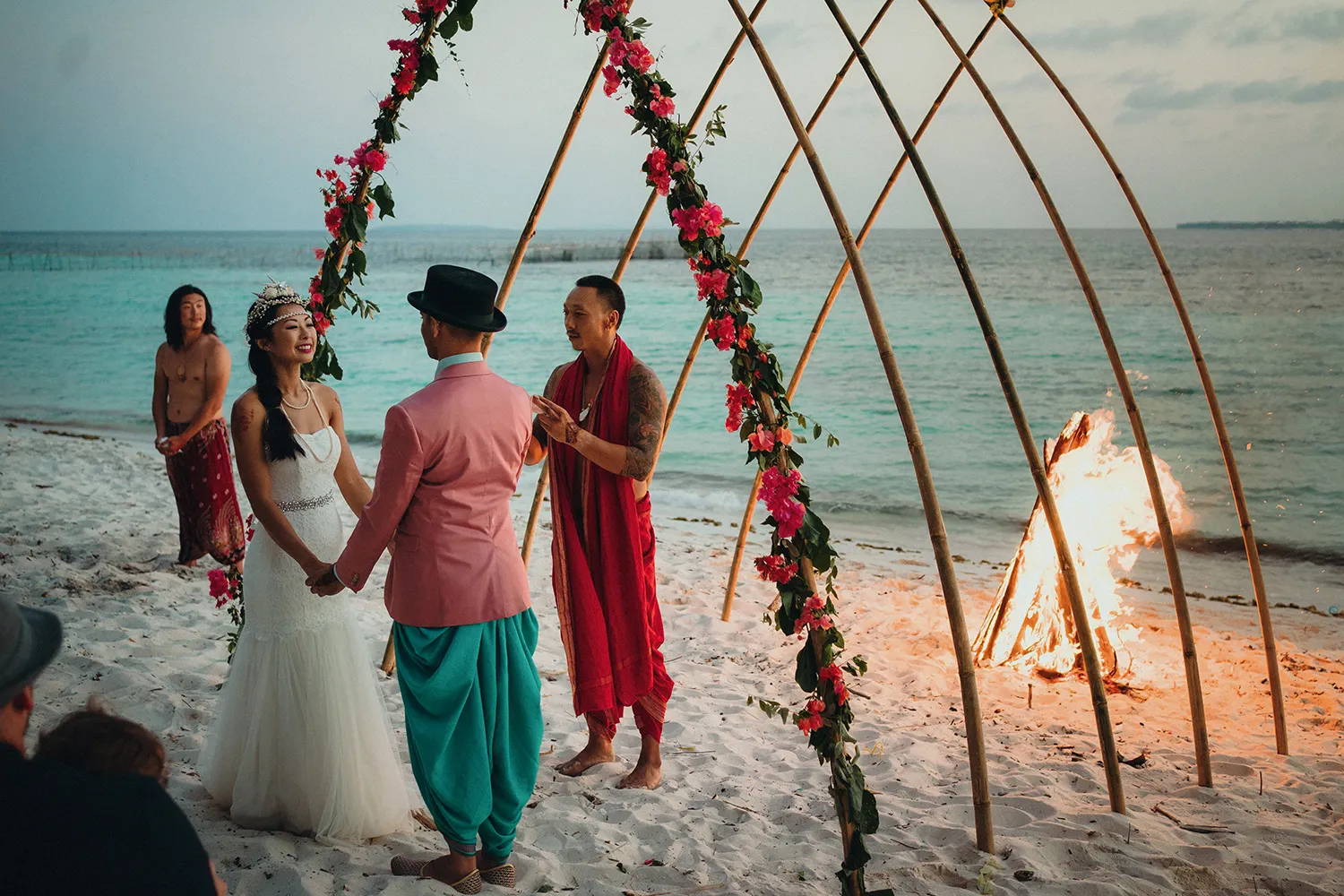 Funkydali Photography. theweddingnotebook.com