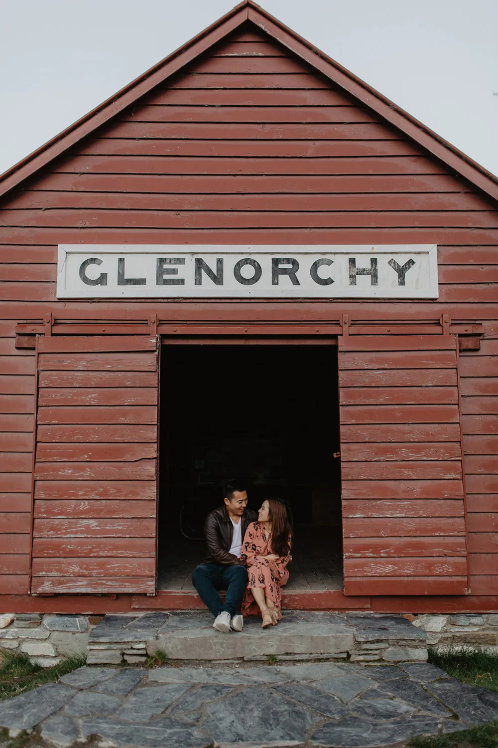 Photo by Fire, Wood &amp; Earth. theweddingnotebook.com
