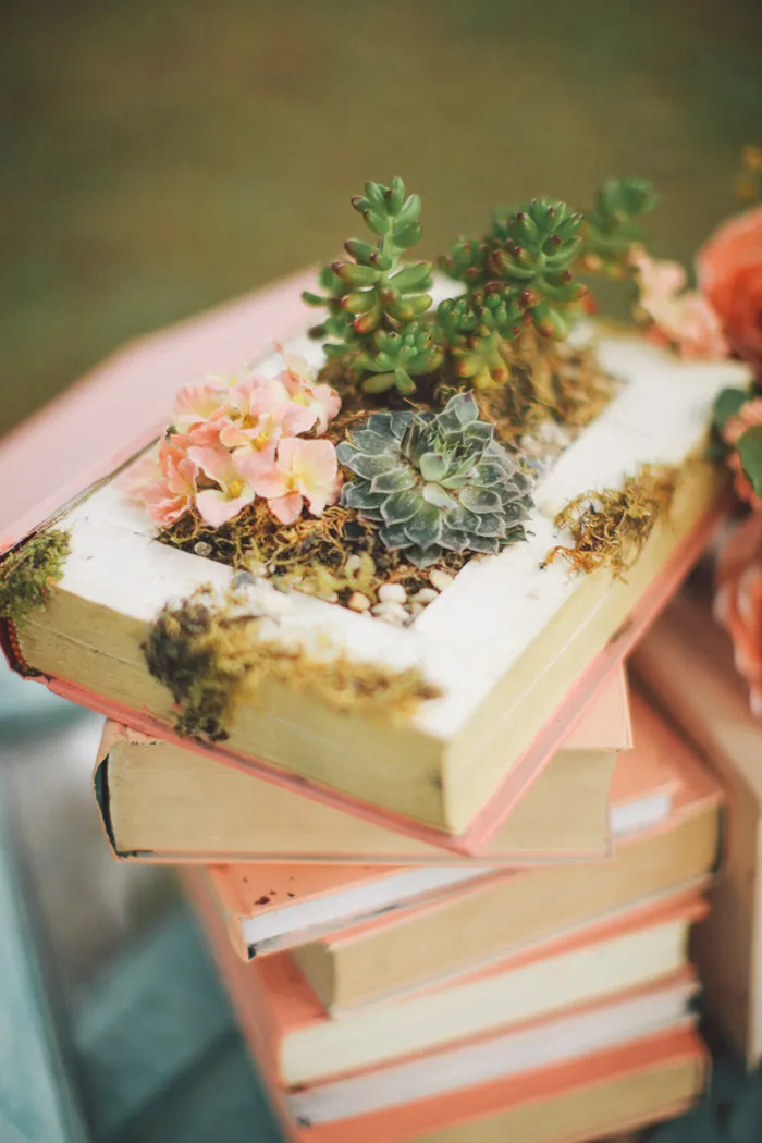 Photo by Daniel Lei Studio. theweddingnotebook.com