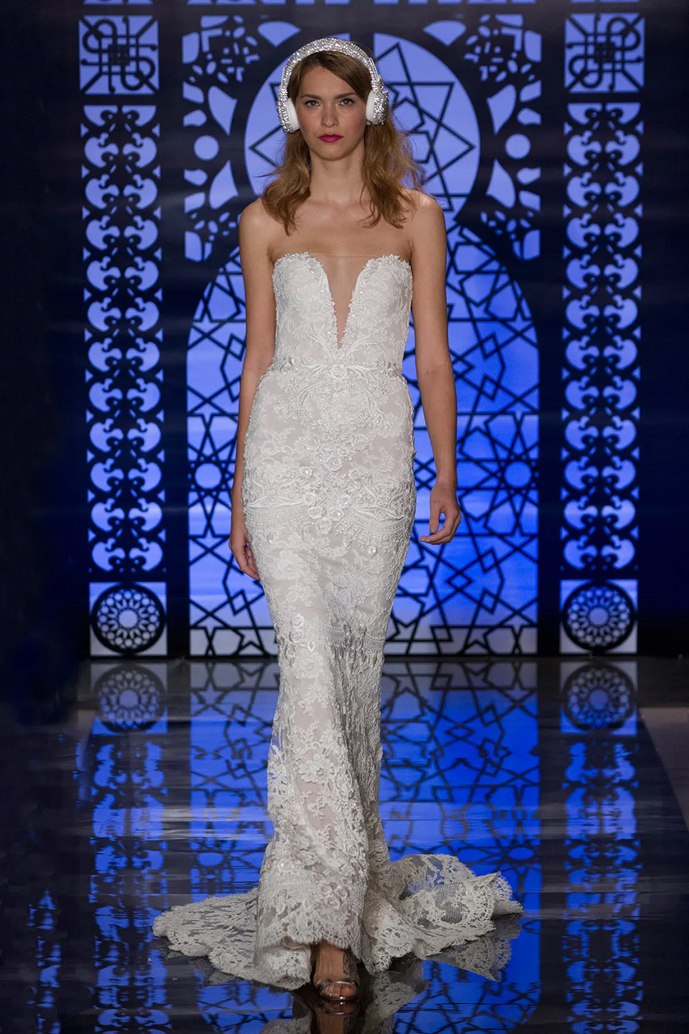 Reem Acra Fall 2016 Bridal Collection. theweddingnotebook.com