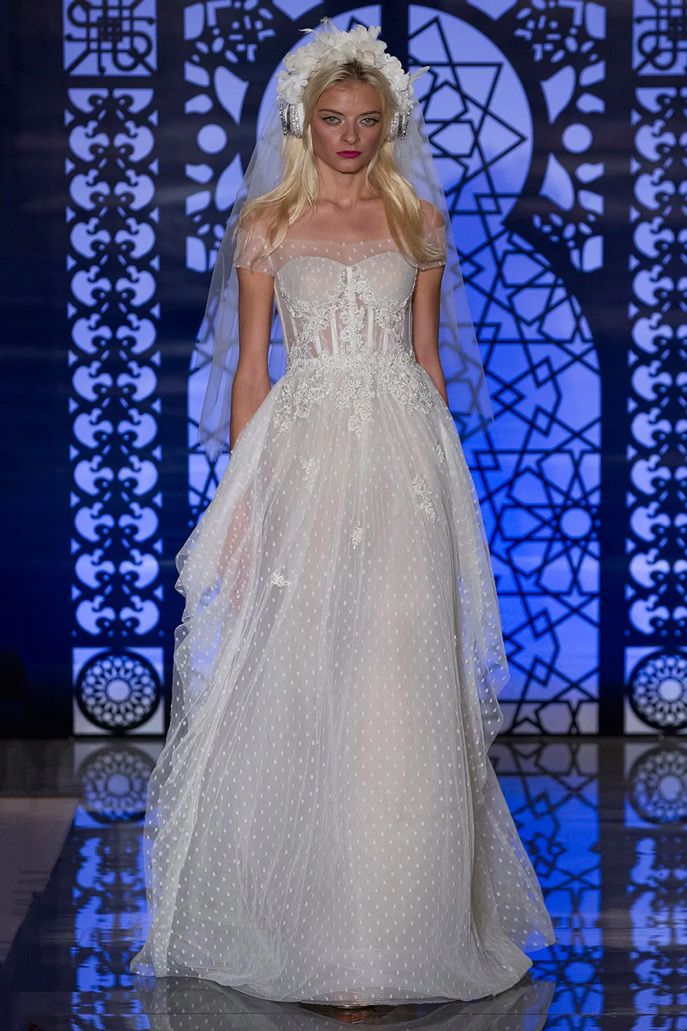 Reem Acra Fall 2016 Bridal Collection. theweddingnotebook.com