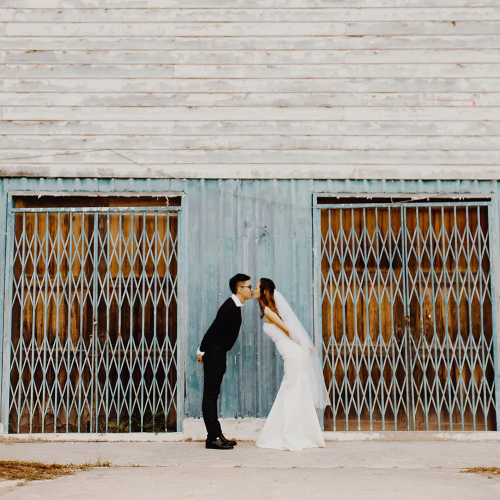 Photo by White Studio. theweddingnotebook.com