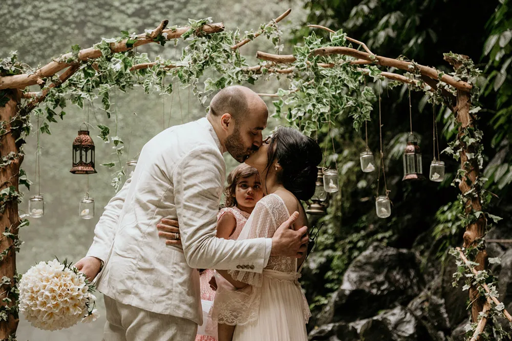 Photo by Fire Wood and Earth. theweddingnotebook.com