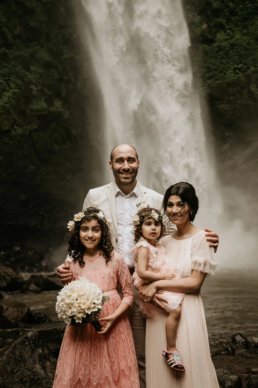 Photo by Fire Wood and Earth. theweddingnotebook.com