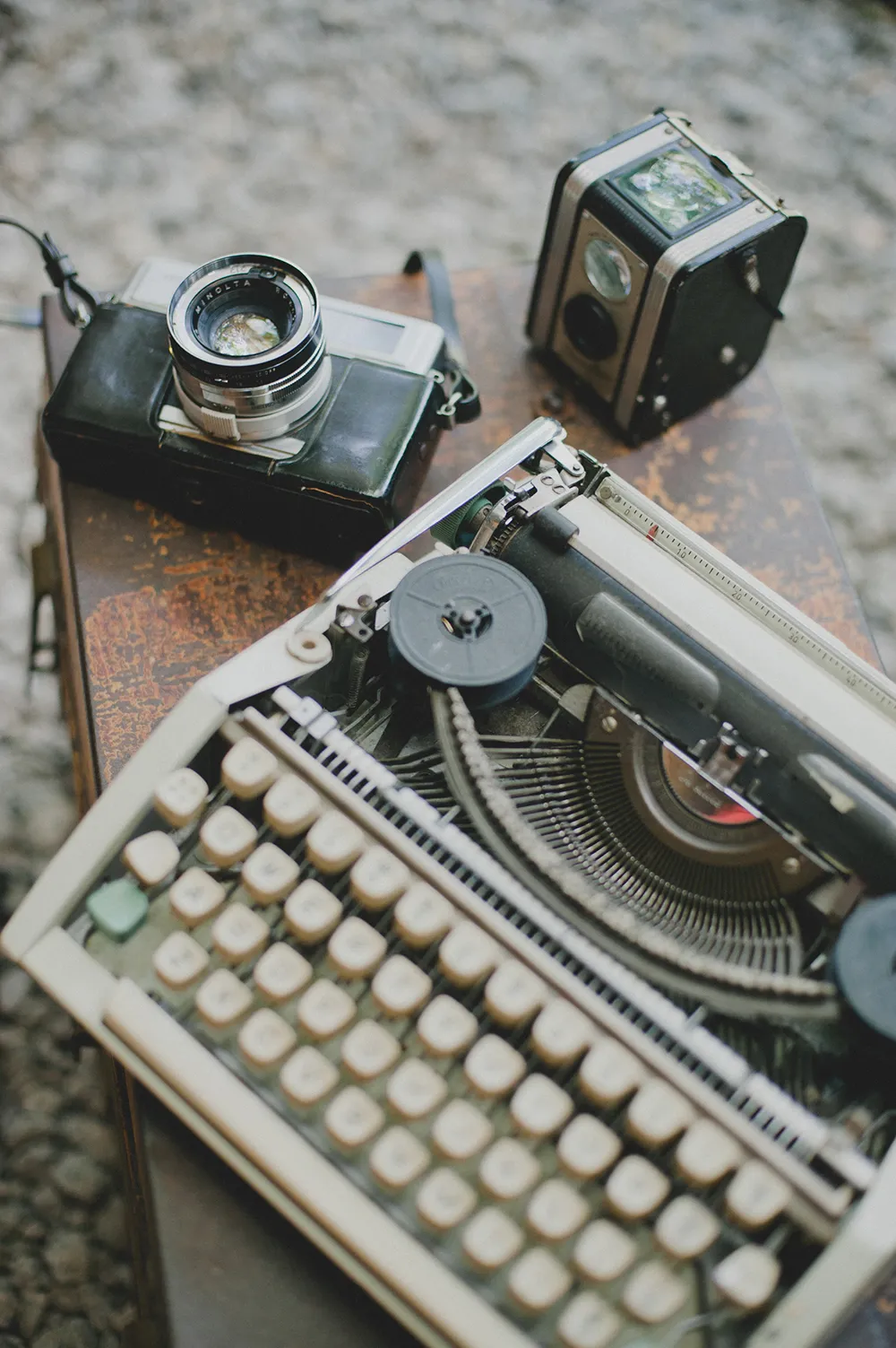 Photo by Daren Chong Photography. theweddingnotebook.com