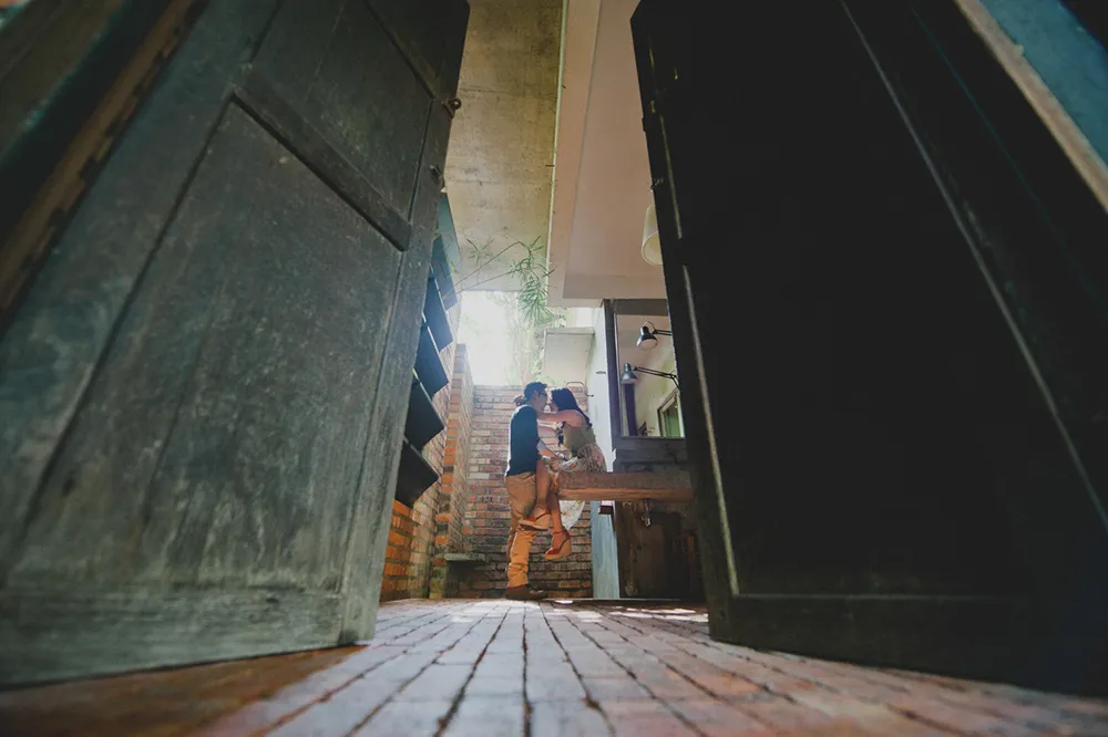 Photo by Daren Chong Photography. theweddingnotebook.com