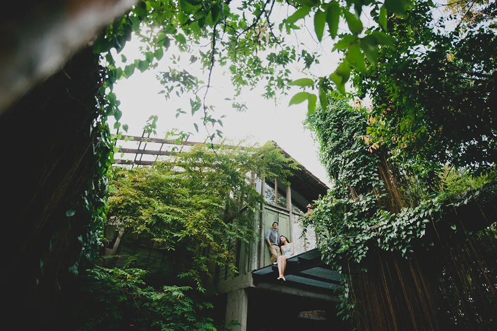 Photo by Daren Chong Photography. theweddingnotebook.com