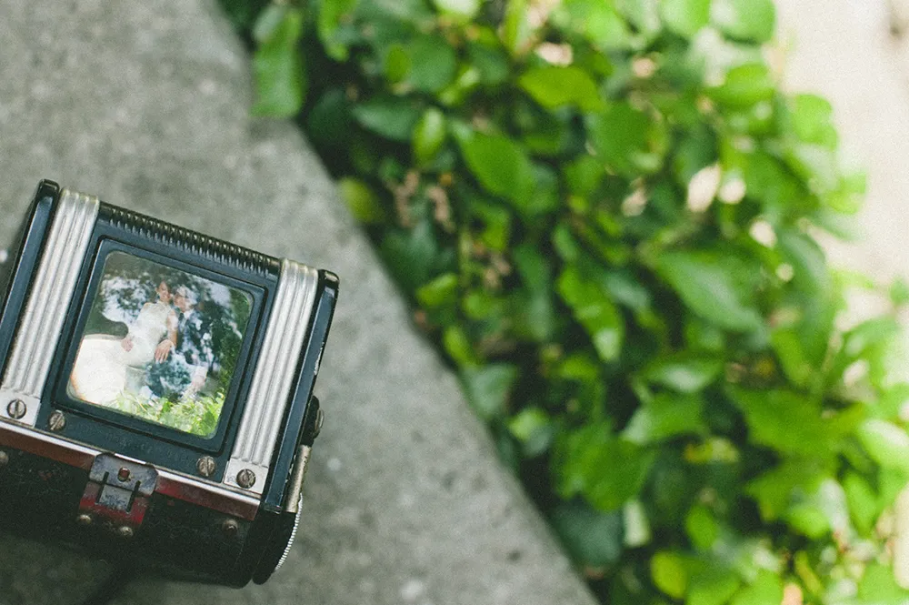 Photo by Daren Chong Photography. theweddingnotebook.com