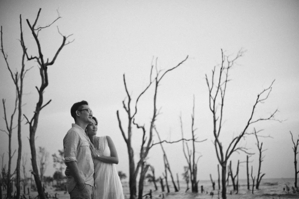 Photo by Daren Chong Photography. theweddingnotebook.com