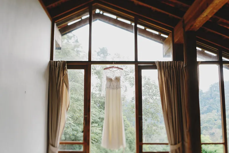 Photo by Jonathan Ong. theweddingnotebook.com