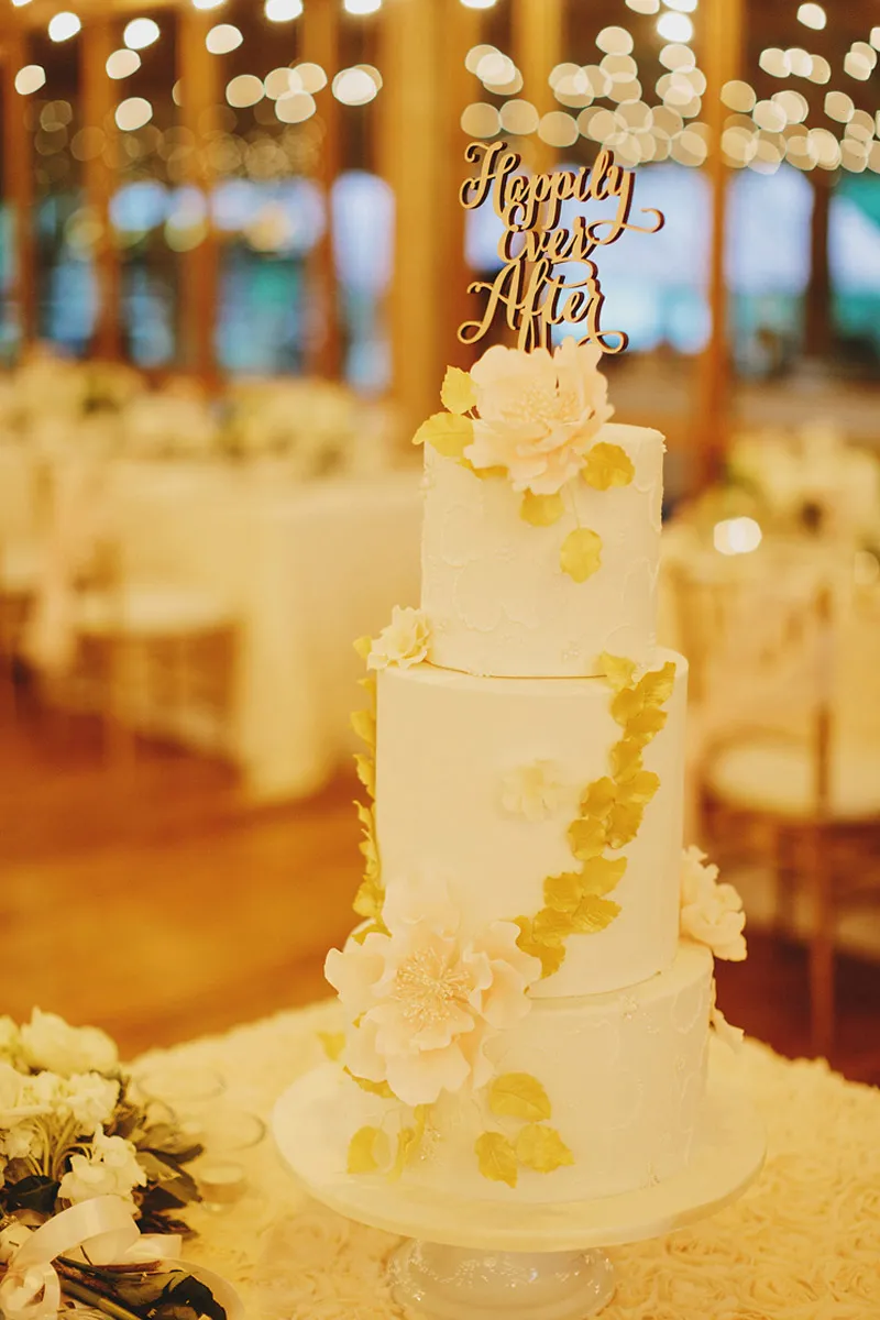 Photo by Jonathan Ong. theweddingnotebook.com