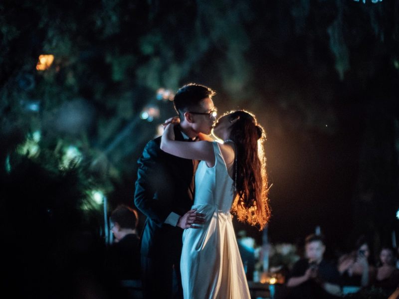 Romantic Cliffside Wedding at The Ungasan Bali With Moody Hues