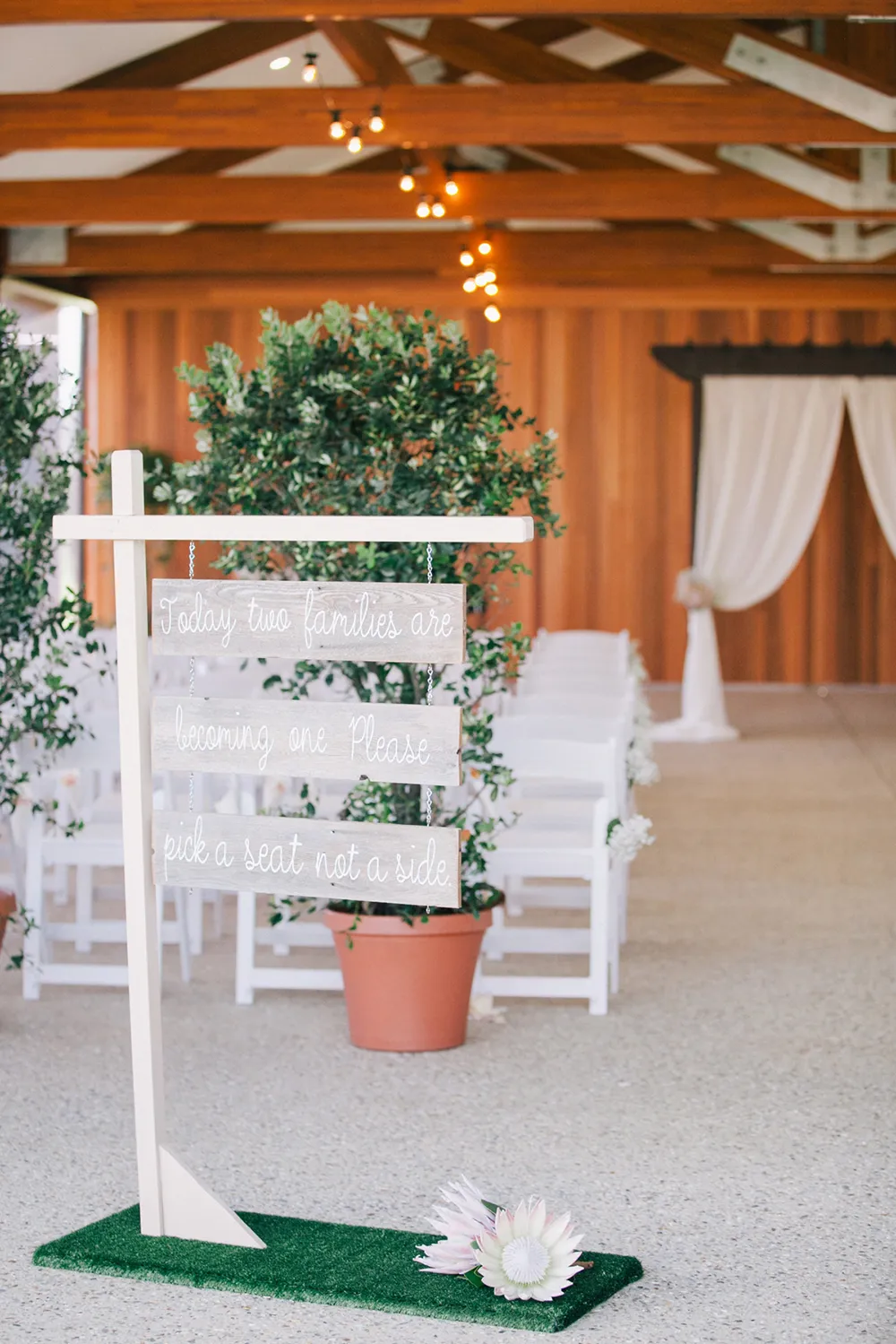 Photo by Ben Yew Photography. theweddingnotebook.com