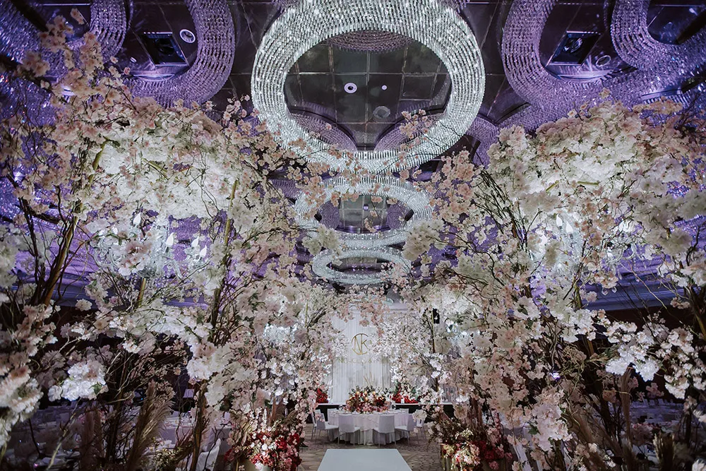 Photo by Louis Loo Photography. theweddingnotebook.com