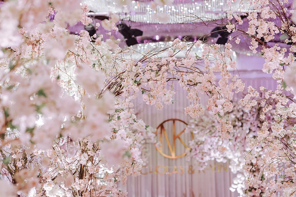 Photo by Louis Loo Photography. theweddingnotebook.com