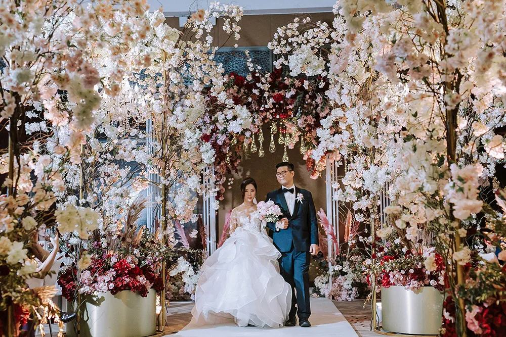 Photo by Louis Loo Photography. theweddingnotebook.com