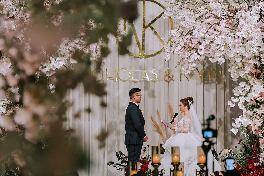 Photo by Louis Loo Photography. theweddingnotebook.com