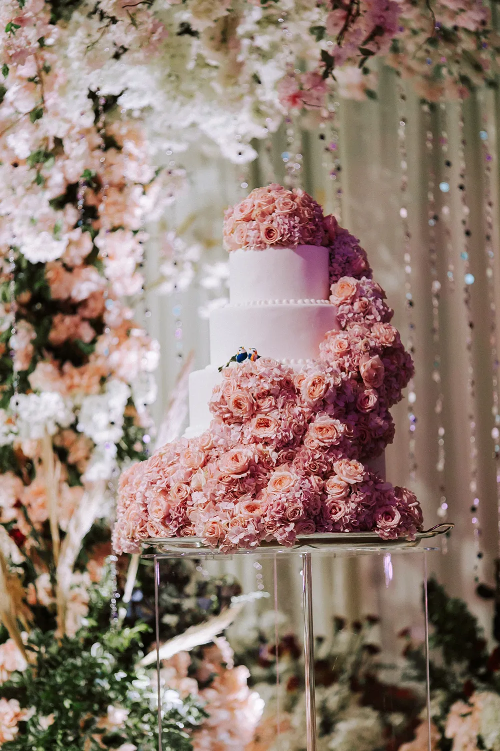 Photo by Louis Loo Photography. theweddingnotebook.com