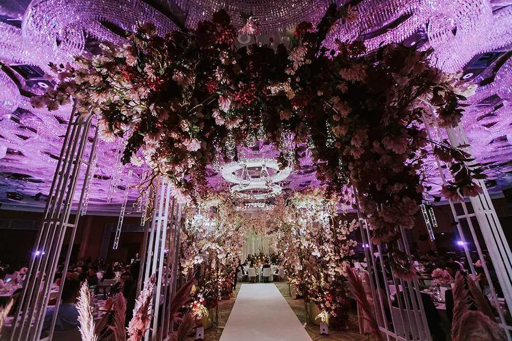 Photo by Louis Loo Photography. theweddingnotebook.com