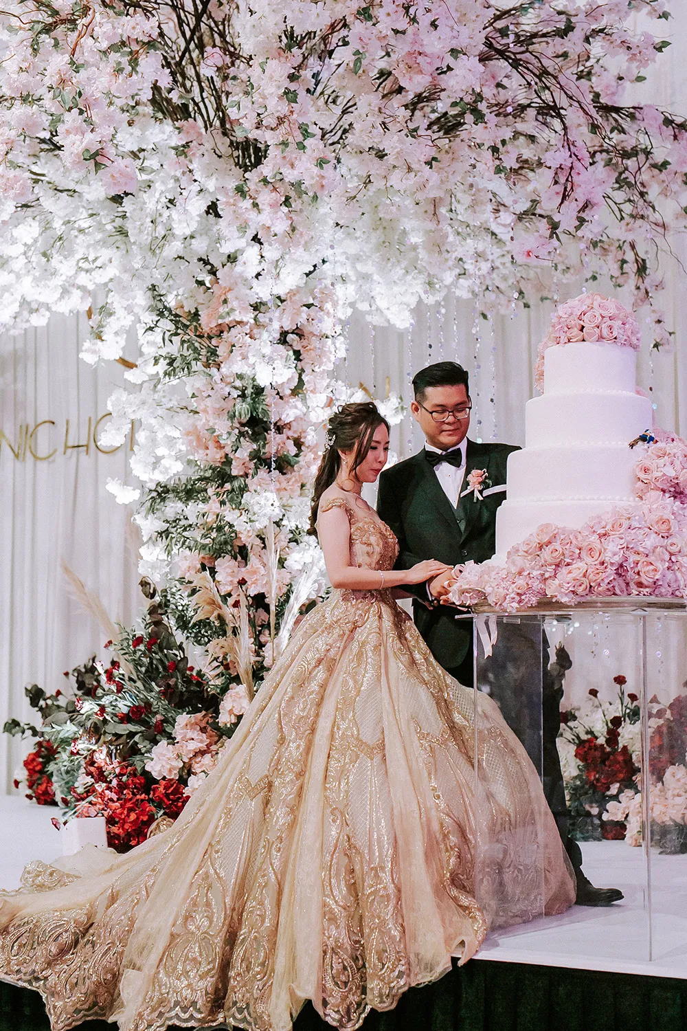 Photo by Louis Loo Photography. theweddingnotebook.com